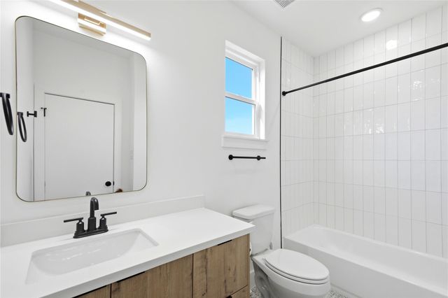 1307 Bayou Street B, Houston, TX 77020