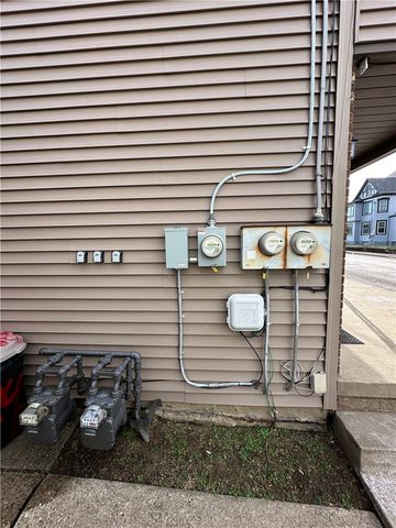 243 Pennsylvania Avenue, Rochester, PA 15074