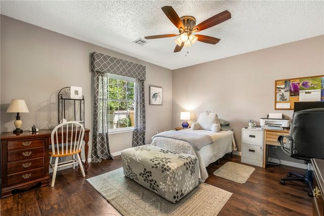 14 Jordan Lane, Bentonville, AR 72712