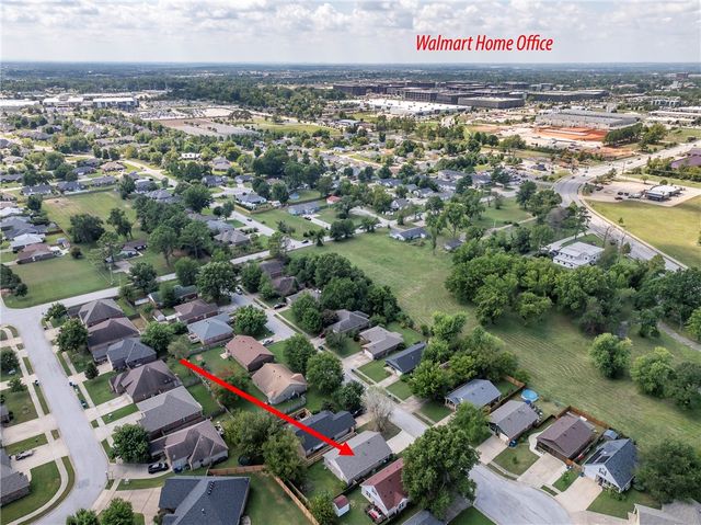 14 Jordan Lane, Bentonville, AR 72712