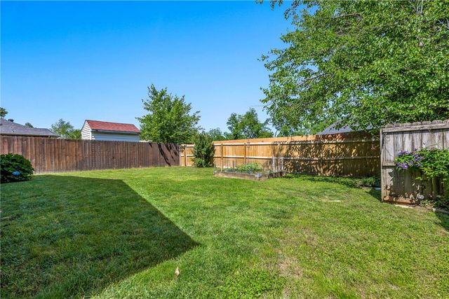 14 Jordan Lane, Bentonville, AR 72712