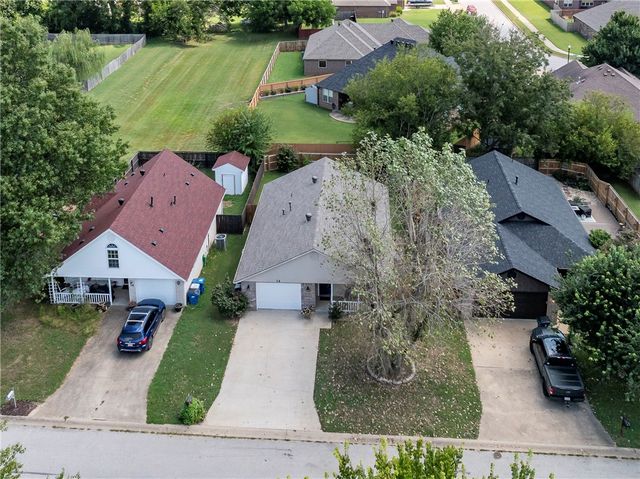 14 Jordan Lane, Bentonville, AR 72712