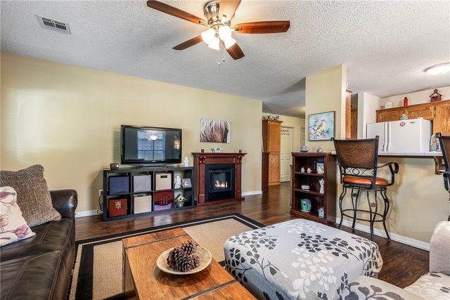 14 Jordan Lane, Bentonville, AR 72712