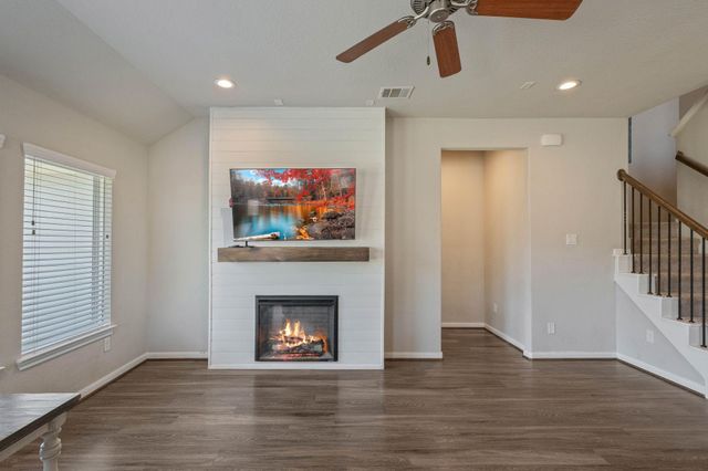 2328 Hagerman Road, Conroe, TX 77384