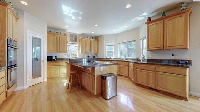 4604 Sedona Court, Pasco, WA 99301