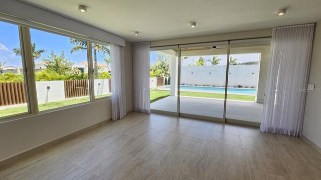 677 LAVANDA, Dorado, PR 00646