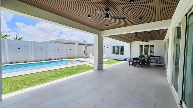 677 LAVANDA, Dorado, PR 00646