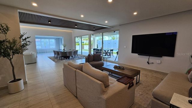 677 LAVANDA, Dorado, PR 00646