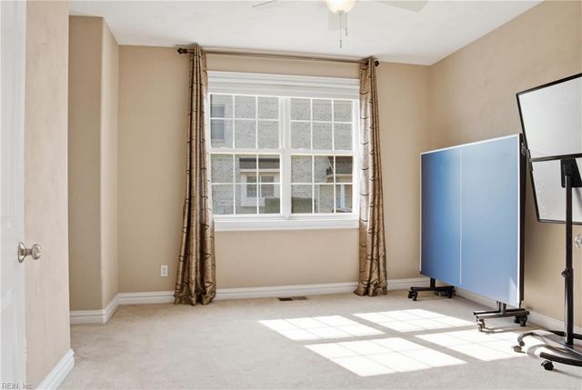 1188 Knights Bridge LN, Virginia Beach, VA 23455