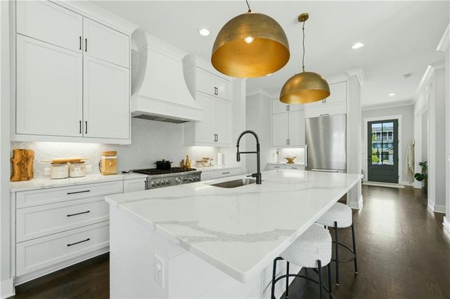 559 S Club Drive, Woodstock, GA 30188