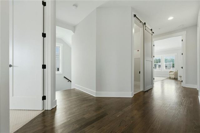 559 S Club Drive, Woodstock, GA 30188