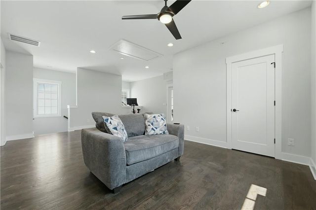 559 S Club Drive, Woodstock, GA 30188