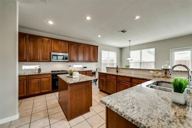 8901 Brook Hollow Drive, Mckinney, TX 75072