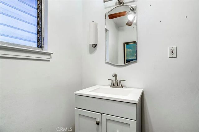 3495 E Dakota, Fresno, CA 93726