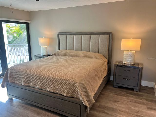 1001 POINT OF ROCKS ROAD 208, Sarasota, FL 34242