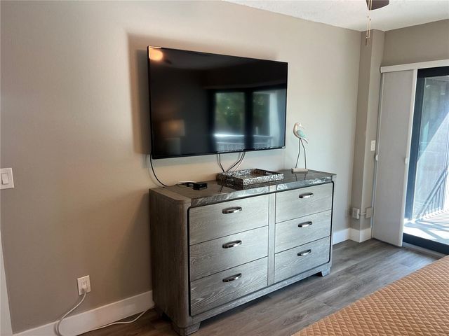 1001 POINT OF ROCKS ROAD 208, Sarasota, FL 34242