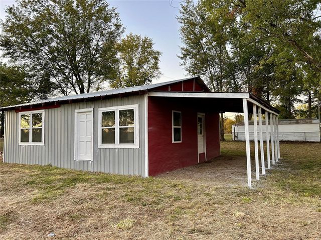 2037 Happy Ln, Hermann, MO 65041