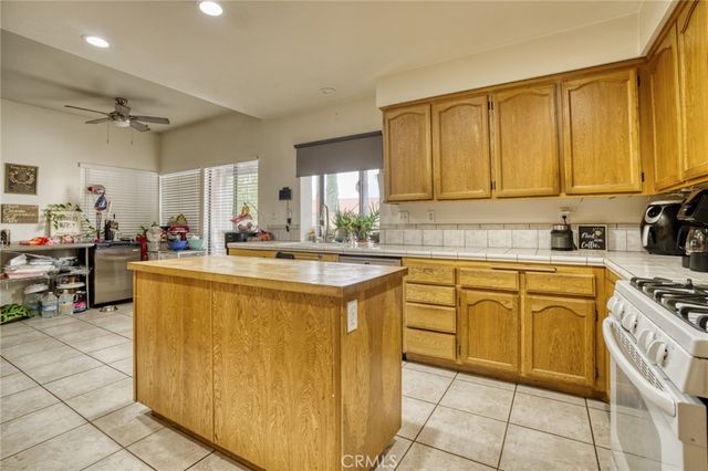 5517 5517 Harmony, Lancaster, CA 93536