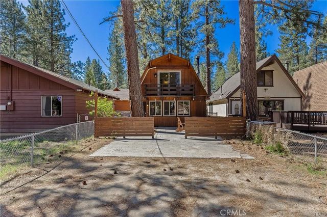 1104 Robinhood, Big Bear City, CA 92314
