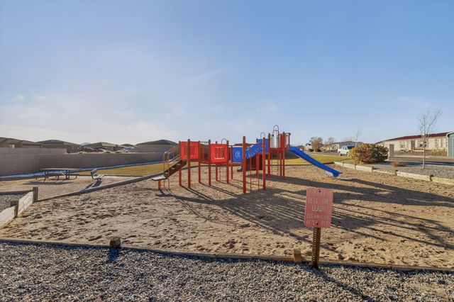 804 Calle De Los Tulipanes, Belen, NM 87002