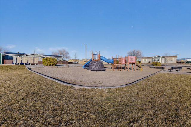 804 Calle De Los Tulipanes, Belen, NM 87002