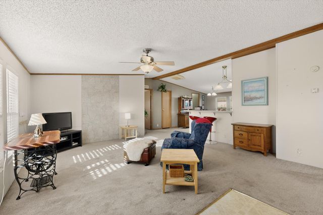 804 Calle De Los Tulipanes, Belen, NM 87002