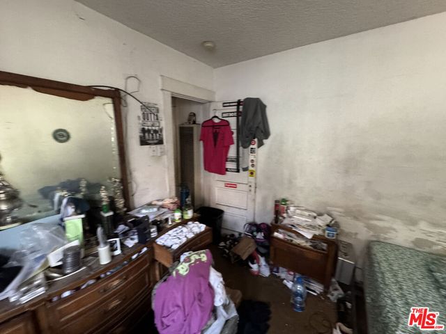 620 W 42nd Place, Los Angeles, CA 90037