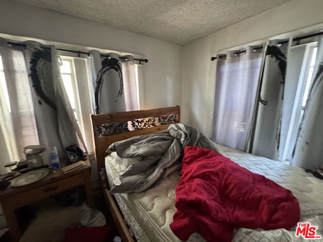 620 W 42nd Place, Los Angeles, CA 90037