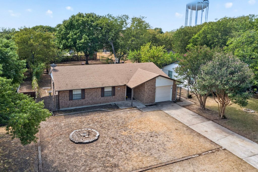 346 Linkcrest Drive, Duncanville, TX 75137 — exterior