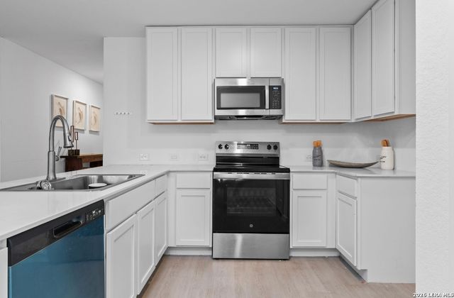 3849 High Tide, Seguin, TX 78155