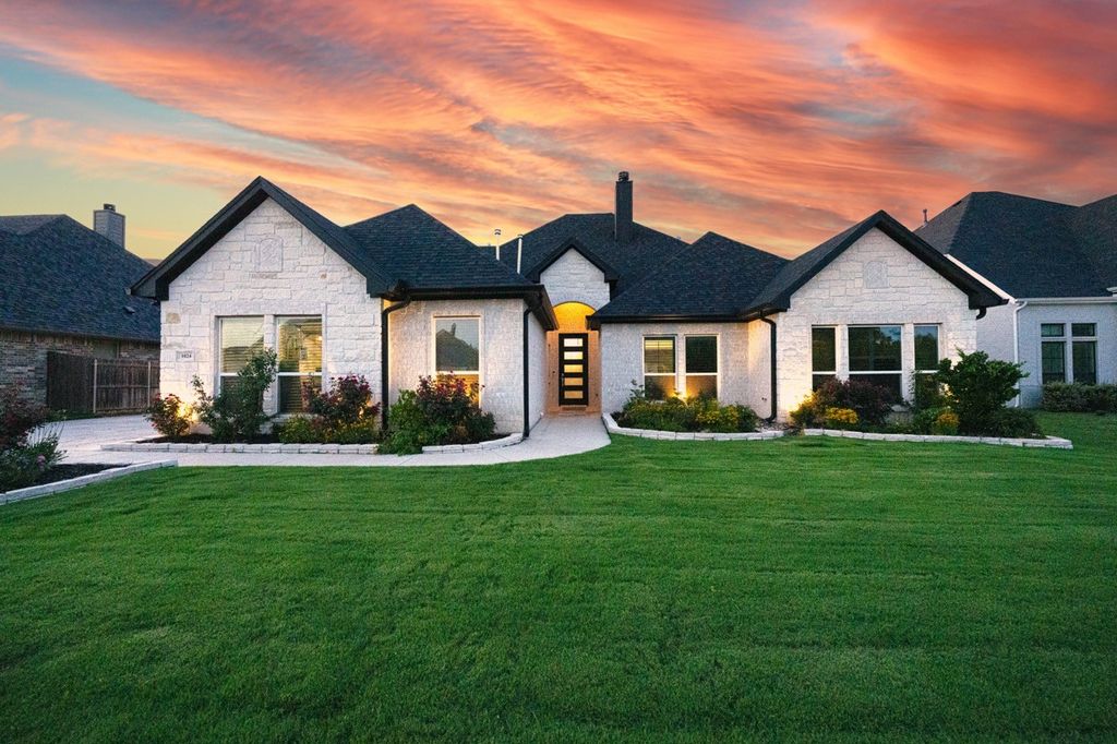 1024 Whisper Willows Drive, Fort Worth, TX 76052 — exterior