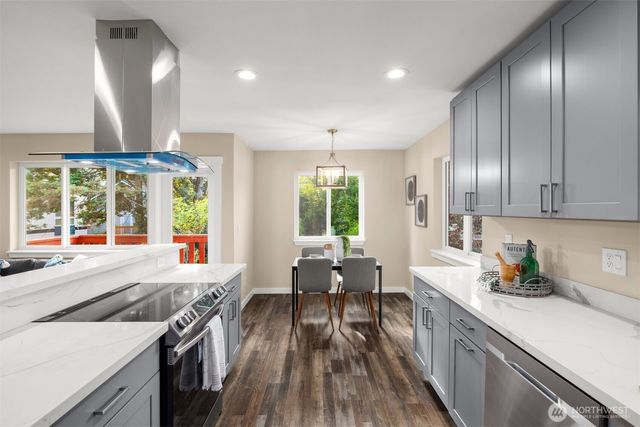 6417 Ellis Avenue S, Seattle, WA 98108