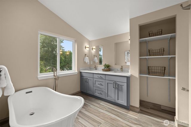 6417 Ellis Avenue S, Seattle, WA 98108