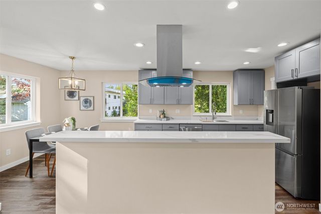 6417 Ellis Avenue S, Seattle, WA 98108