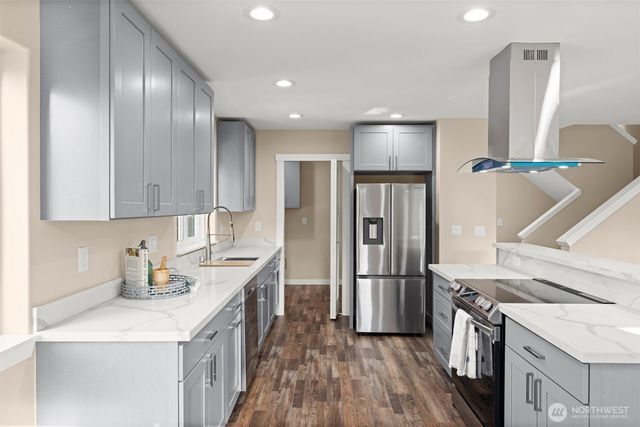 6417 Ellis Avenue S, Seattle, WA 98108