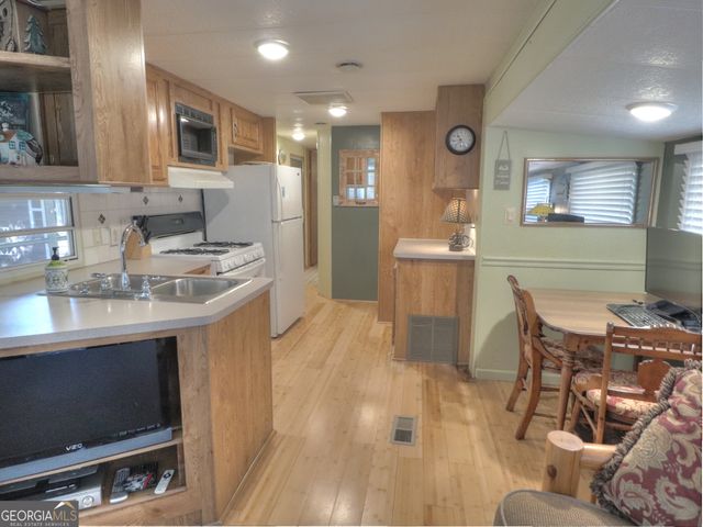 90 Campfire Drive, Cleveland, GA 30528