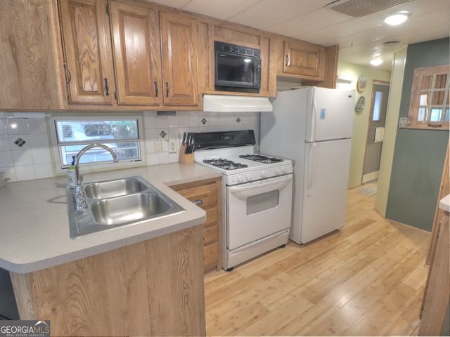90 Campfire Drive, Cleveland, GA 30528