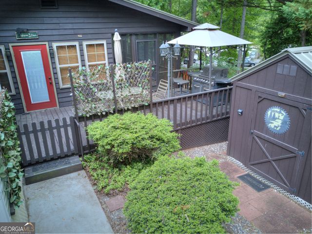 90 Campfire Drive, Cleveland, GA 30528