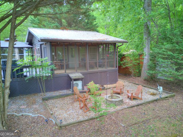 90 Campfire Drive, Cleveland, GA 30528