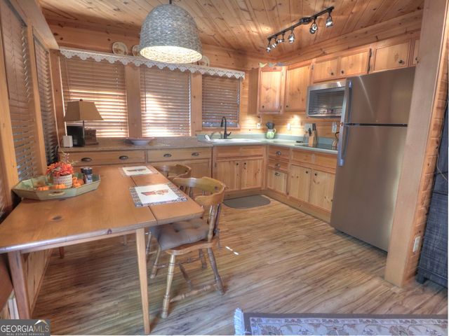 90 Campfire Drive, Cleveland, GA 30528