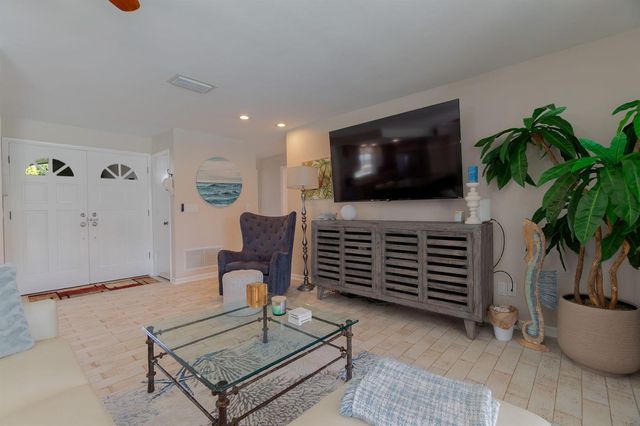 4370 Flax Court, Palm Beach Gardens, FL 33410