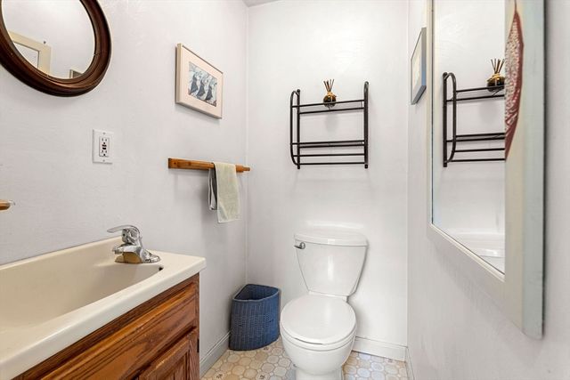 25 Alden Place, Newton, MA 02465