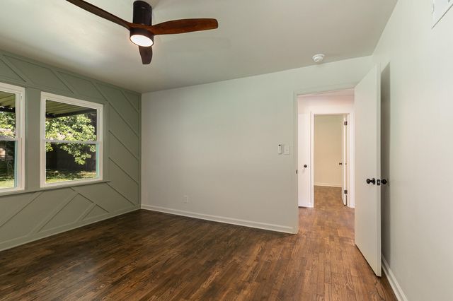 1637 S Broadway Avenue, Springfield, MO 65807