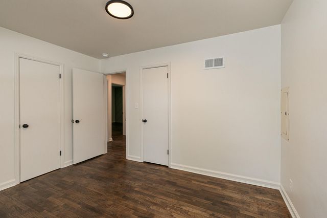 1637 S Broadway Avenue, Springfield, MO 65807