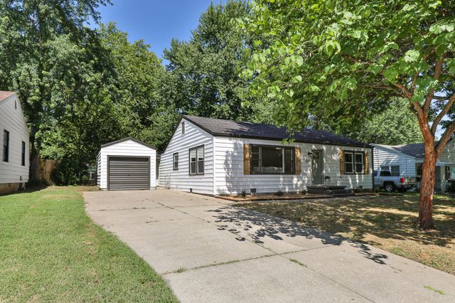 1637 S Broadway Avenue, Springfield, MO 65807