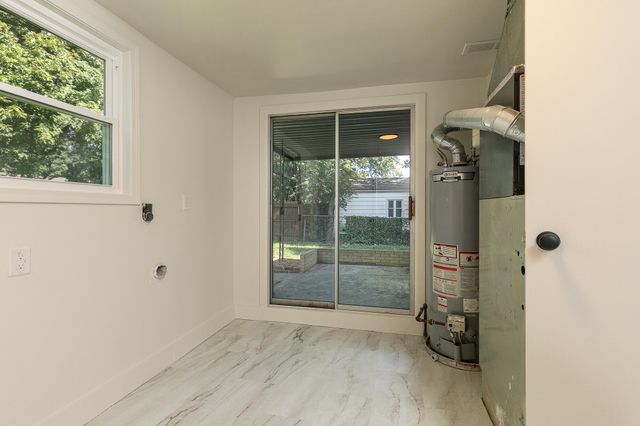 1637 S Broadway Avenue, Springfield, MO 65807