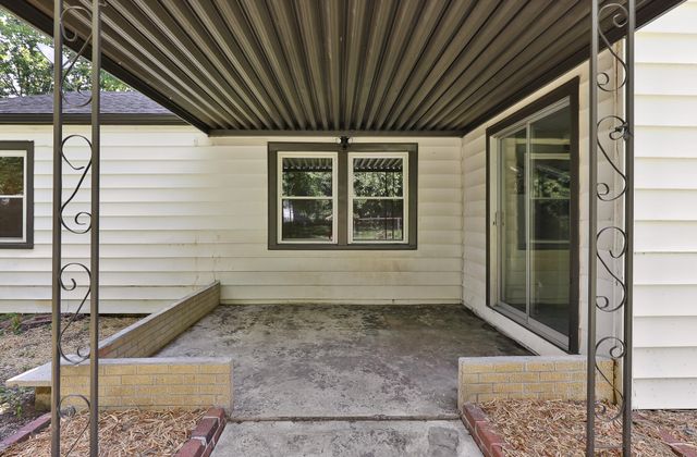 1637 S Broadway Avenue, Springfield, MO 65807