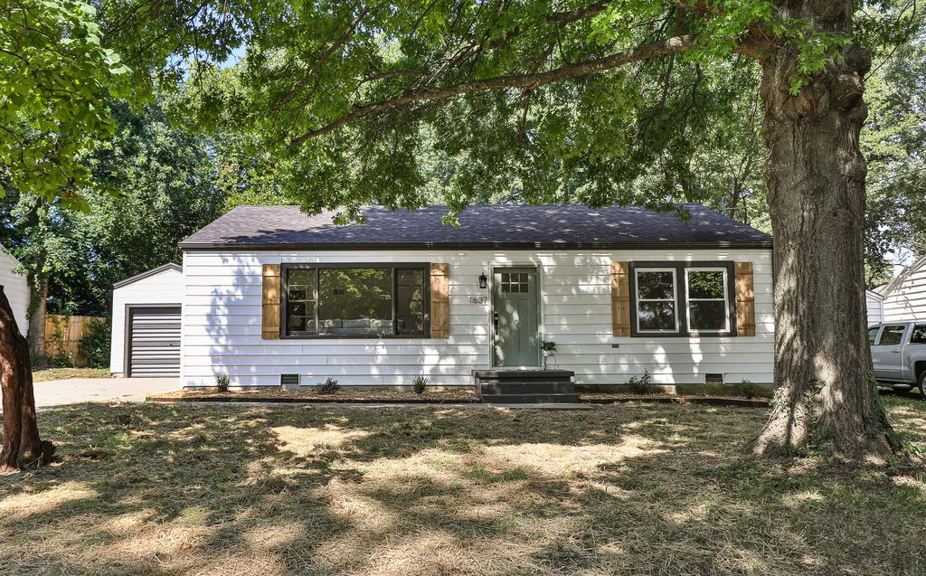 1637 S Broadway Avenue, Springfield, MO 65807