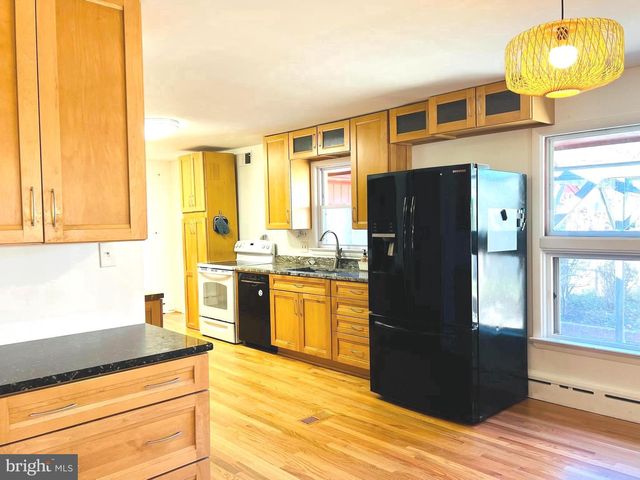 3900 LAUREL RD, Alexandria, VA 22309