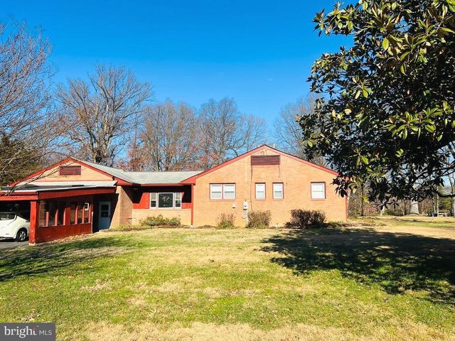 3900 LAUREL RD, Alexandria, VA 22309